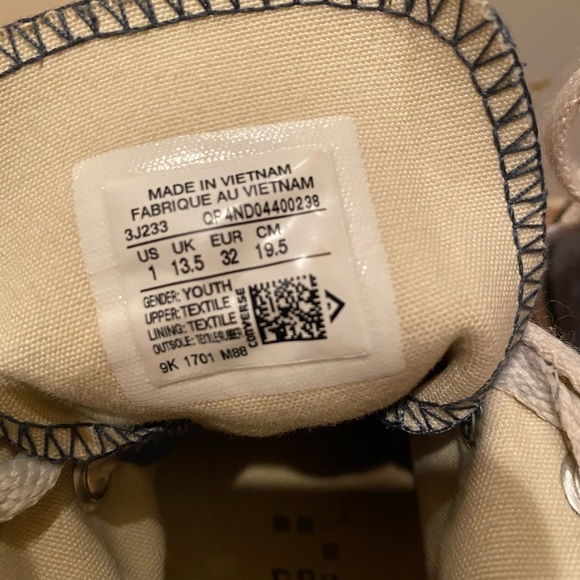 Converse high-top kids size 1 (US) - Picture 3 of 4